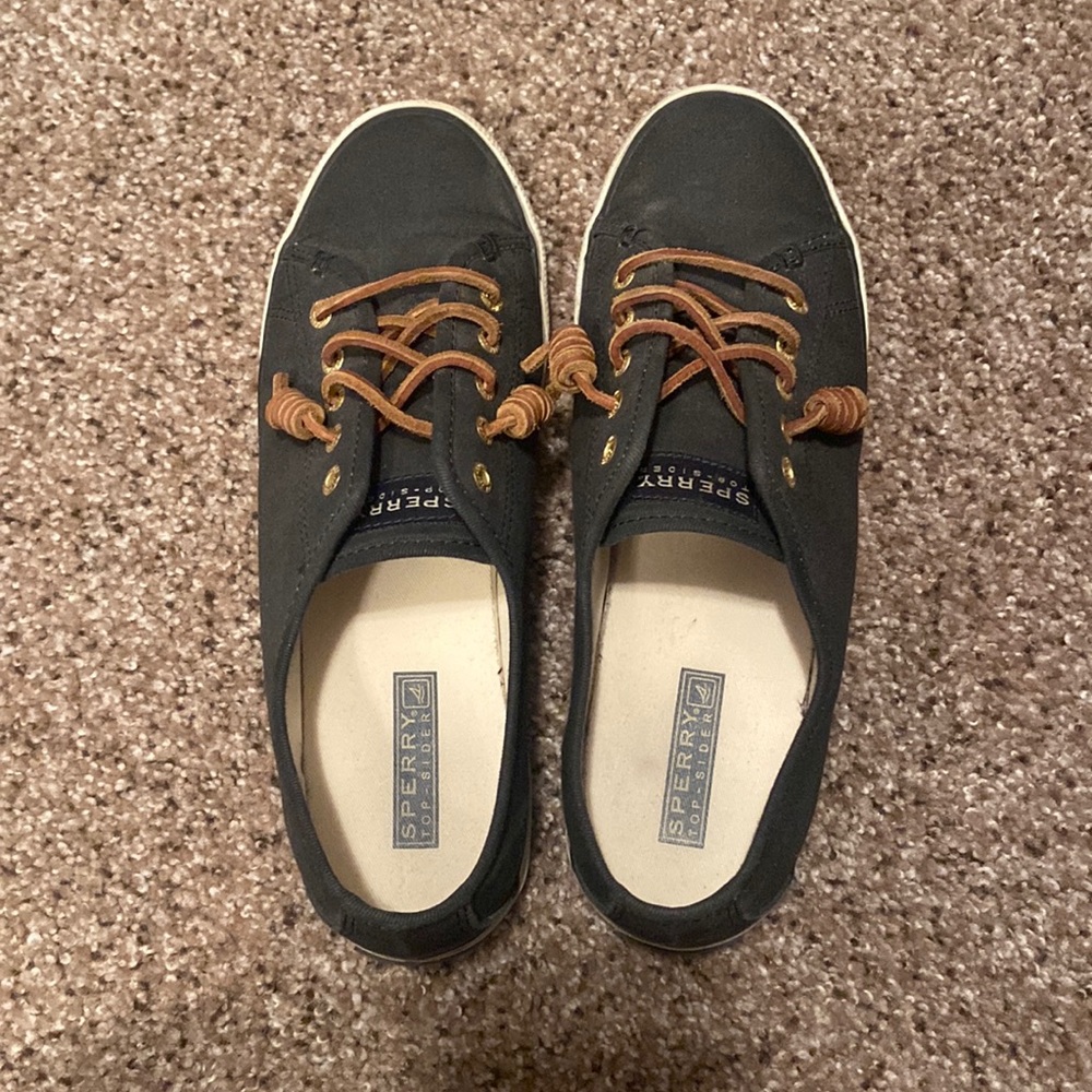 Sperry Sneaker